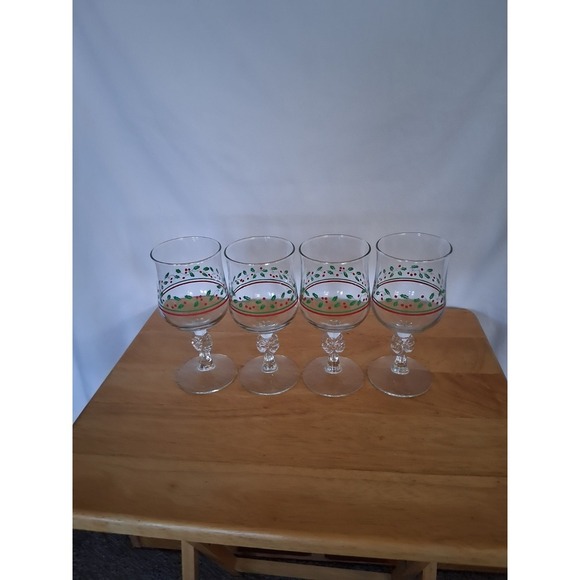 None Other - Vintage Wine Glasses with Holly 10 ounces